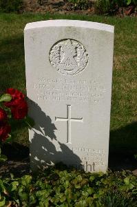 Dozinghem Military Cemetery - Johnstone, John McAndrew